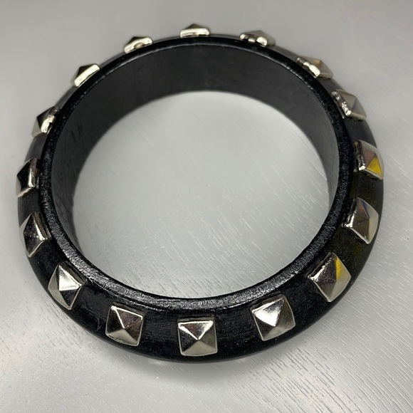 Badass punk rock bangle - black painted wood with pyramid studs - Picture 1 of 3